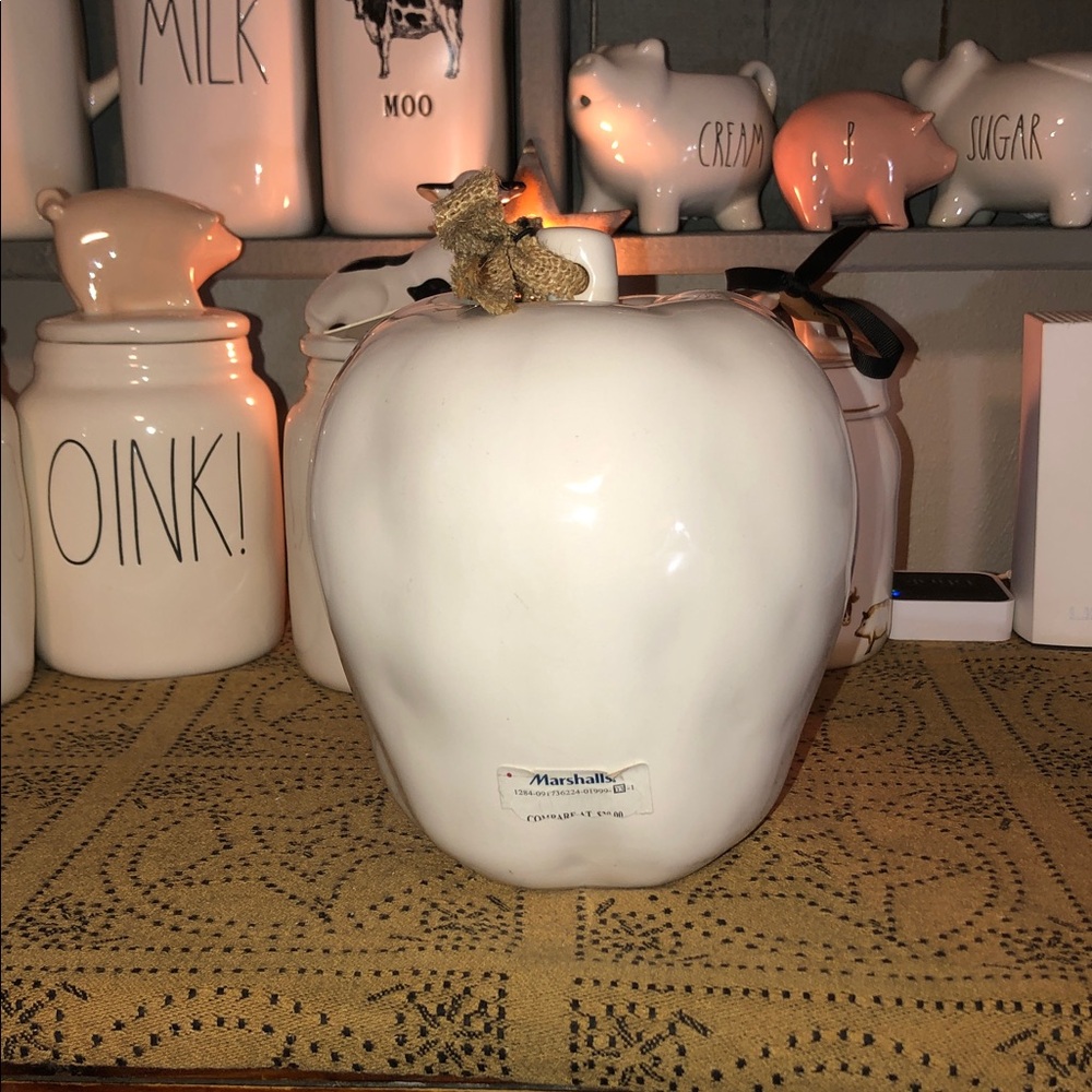 Rae Dunn SPRING Apple Shaped Birdhouse White - Picture 4 of 7